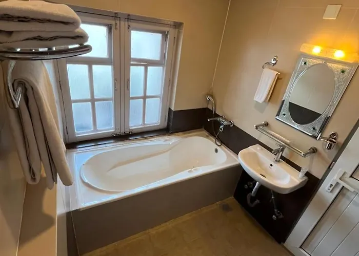 Suva Garden Hotel *